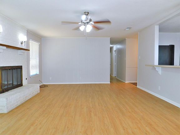 5th image of 700 Coronado Dr
