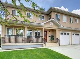 23 SE Cheltenham Rd NW, Calgary, AB T2L0M4