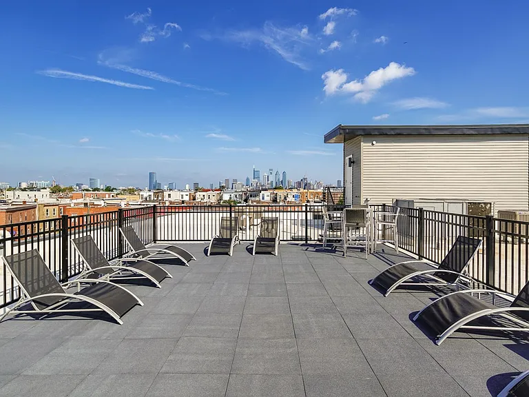 1705 Jackson St — Photo 11