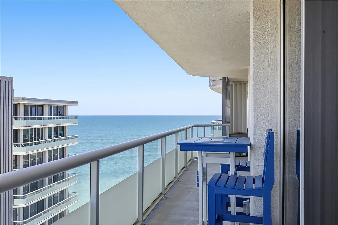 2 bed, 1112 sqft, $12,000 — Photo 3