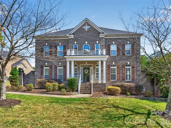 9153 Kensington Forest Dr, Harrisburg, NC 28075