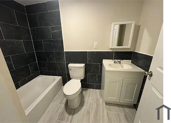691 Elizabeth Ave #27 — Photo 4