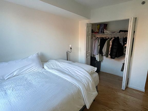 3rd image of 4808 Moorland Ln