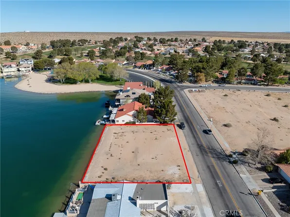 27646 Lakeview Dr, Helendale, CA 92342