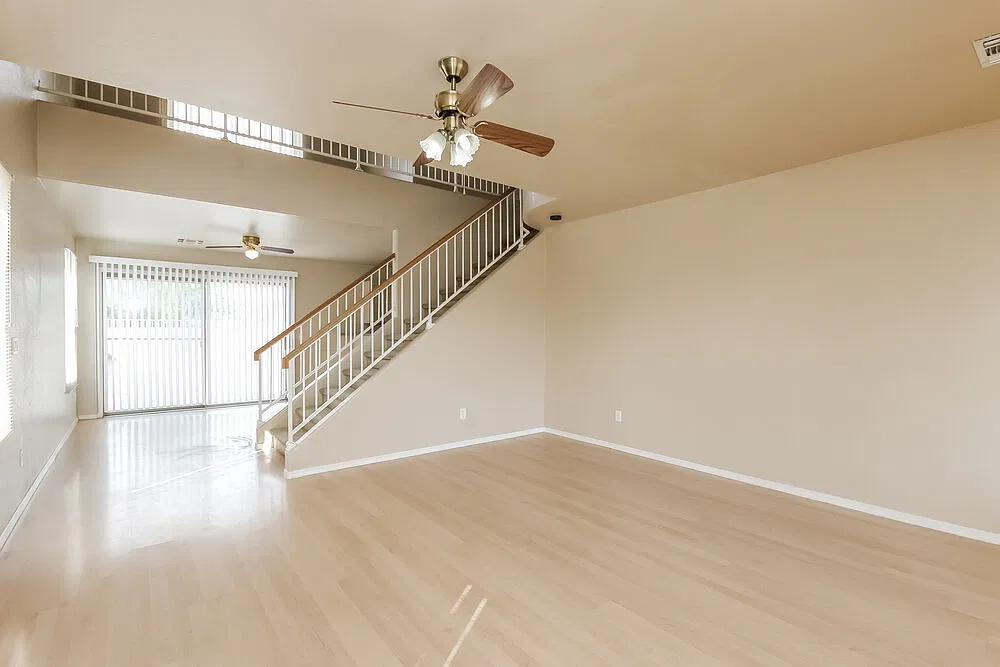 3 bed, 2.5 bath, 1744 sqft, $2,145 — Photo 2