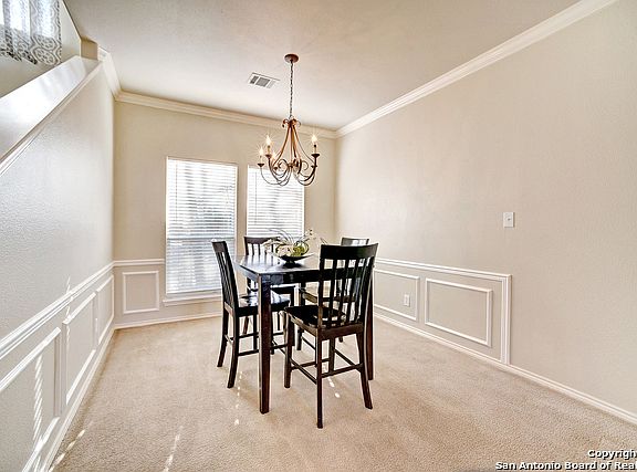 4th image of 450 Willow Grove Dr