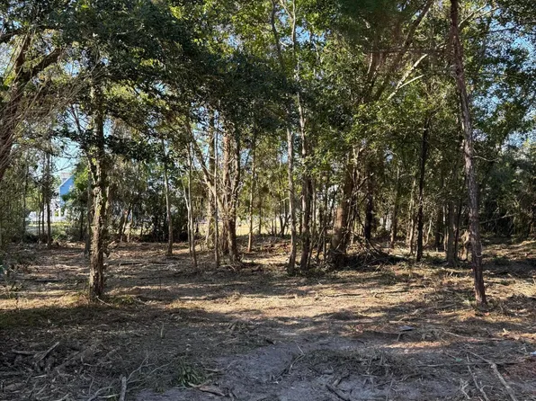 Sandy St, Waveland, MS 39576