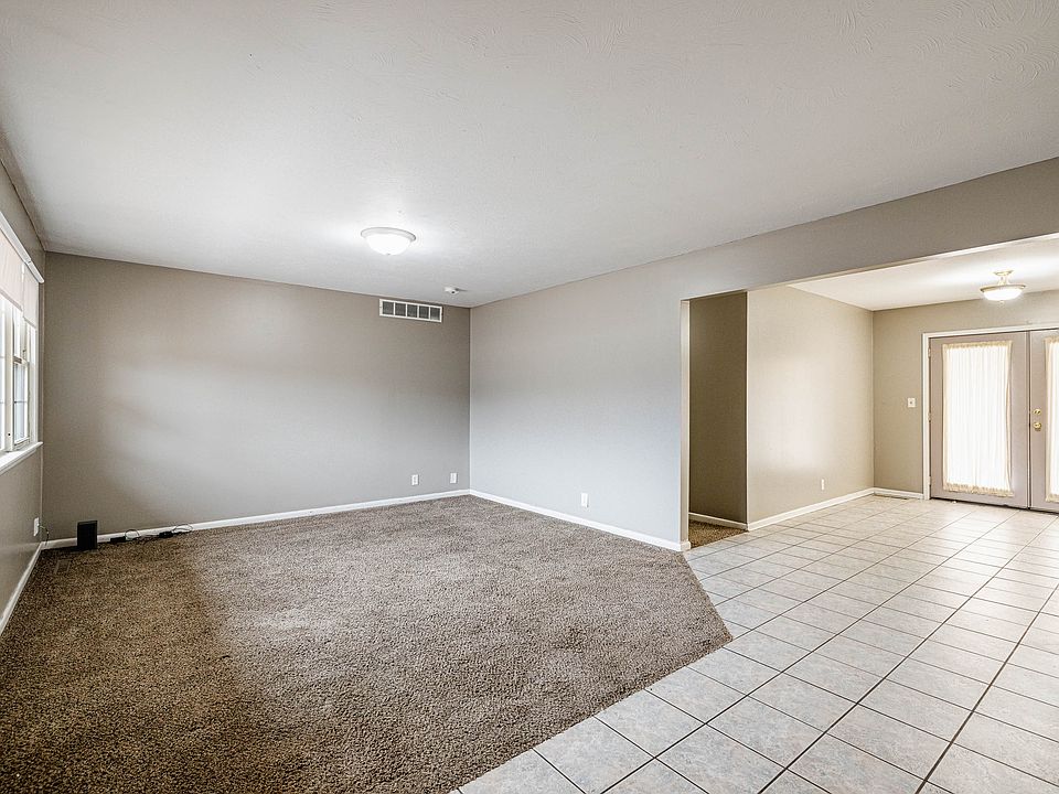 1st image of 2621 S 56th St