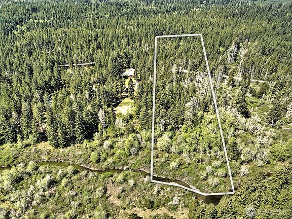 4th image of 1161 NE Toonerville Drive