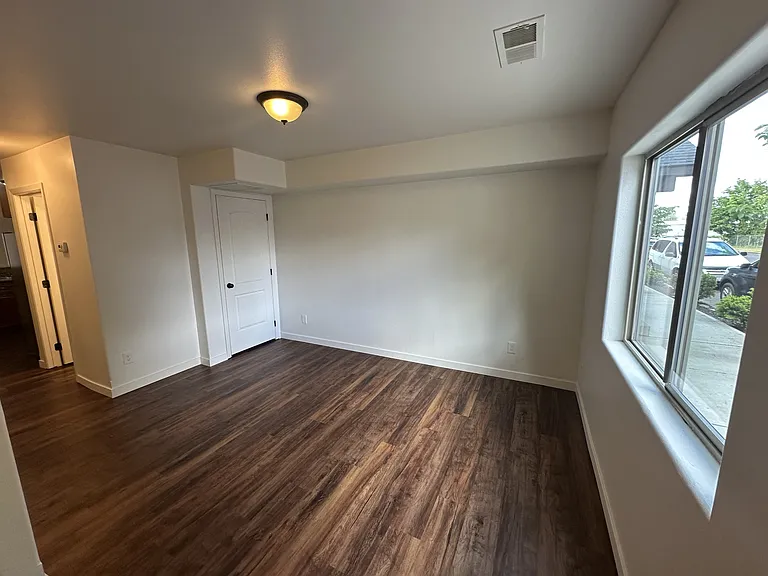 6203 N Astor St — Photo 6
