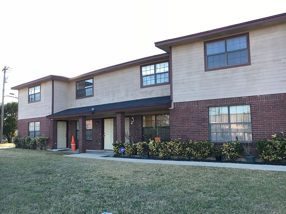 1st image of 902 Clairidge Ave APT B
