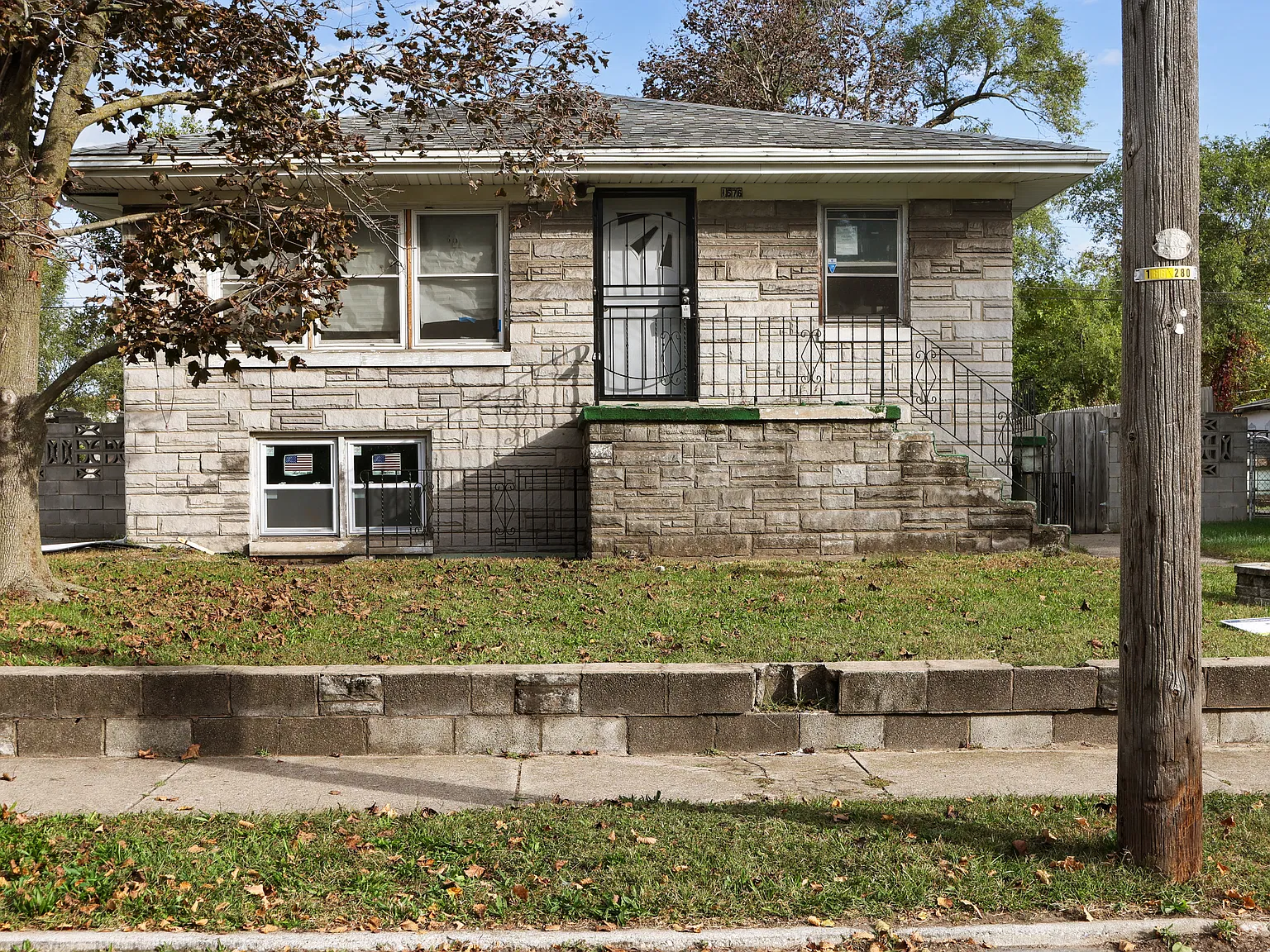 3 bed, 1131 sqft, $1,650 — Photo 1