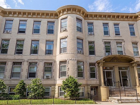 2nd image of 38 Winchester St APT 4