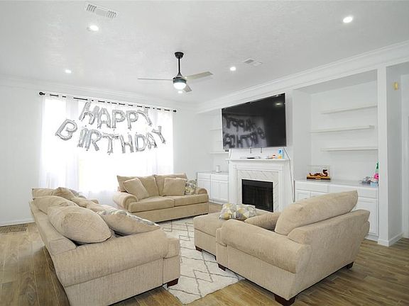 4th image of 3538 Lakearies Ln