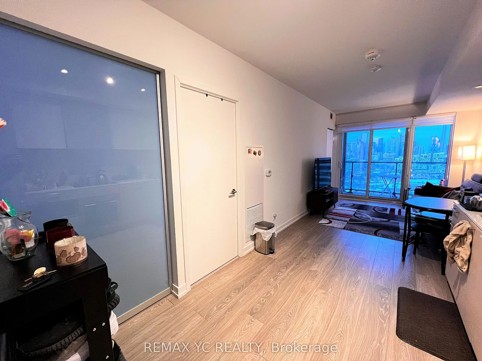 2 bed, $2,600 — Photo 2