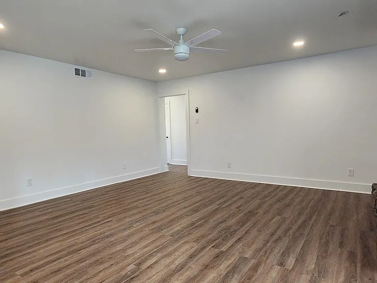 1113 N Shackleford Rd — Photo 22