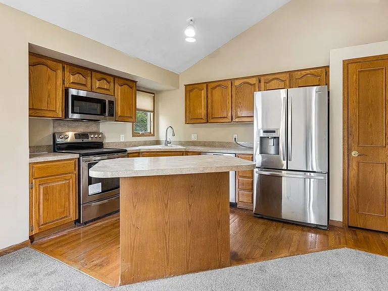 2402 King Dr — Photo 10