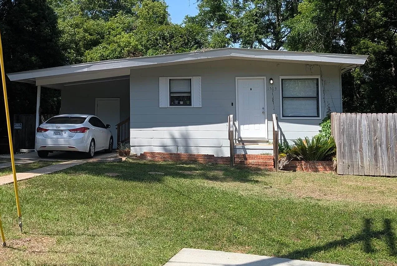 3 bed, 1.0 bath, 912 sqft, $1,250 — Photo 2