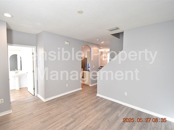 5th image of 11509 Fountainhead Dr