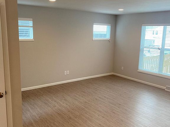 3rd image of 14 Hillcrest Dr