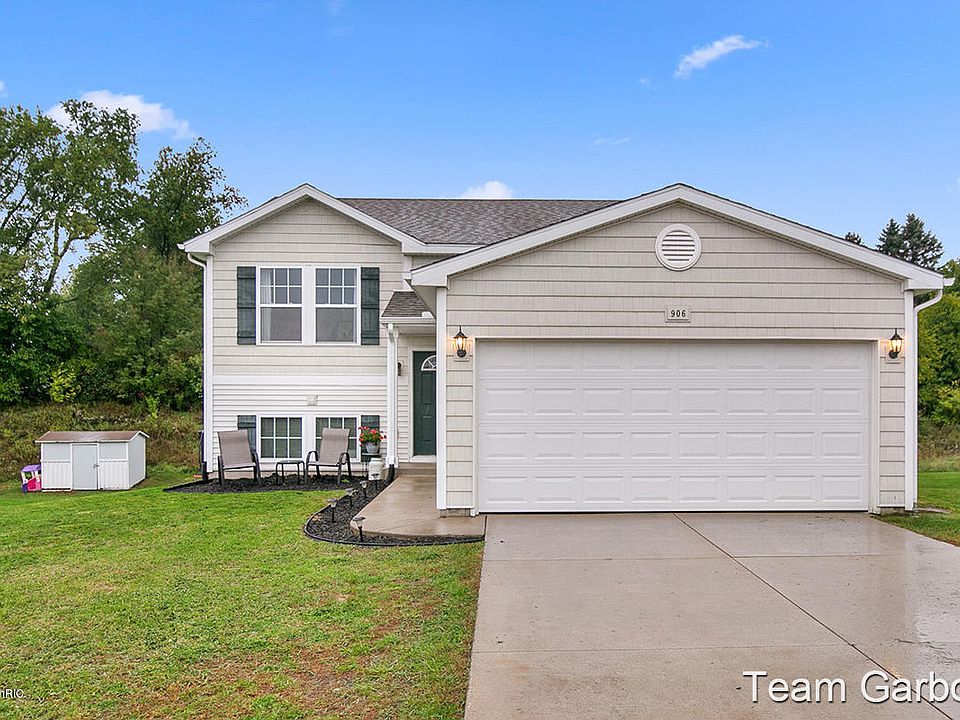 2nd image of 906 Green Meadows Dr