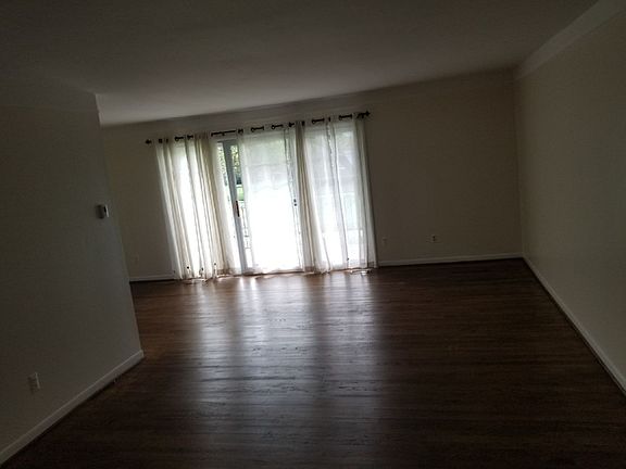 3rd image of 454 Fox Hills Dr N APT 2