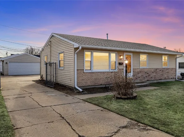 1709 Texas Ave NE, Cedar Rapids, IA 52402