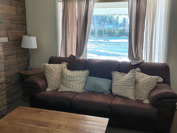 4th image of 185 River St