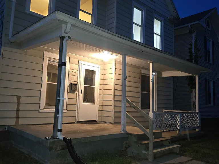 520 E Rose St — Photo 6