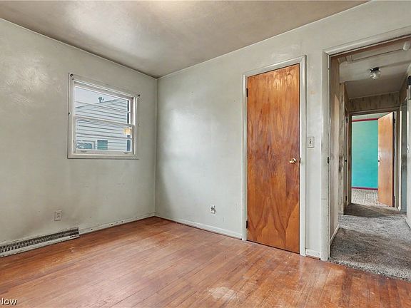 2nd image of 520 Sunset Dr