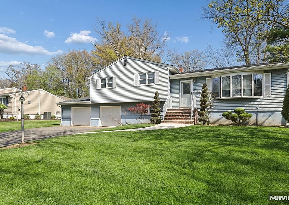 1st image of 35 Robin Rd