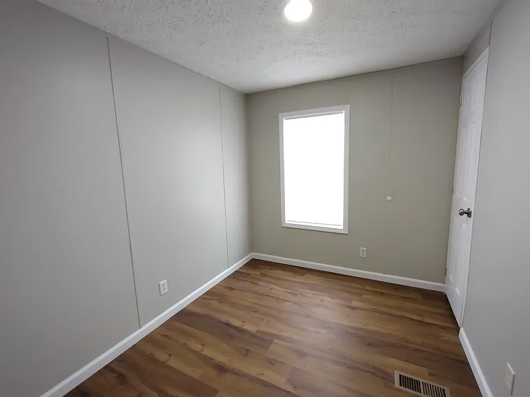14 Birch Crest Dr — Photo 7
