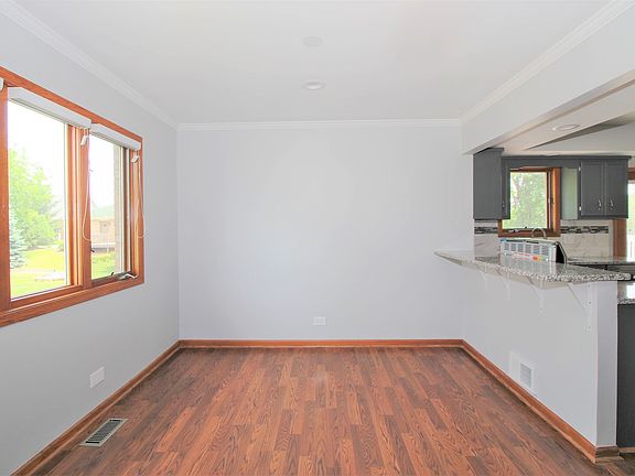 5th image of 16539 Orange Ave