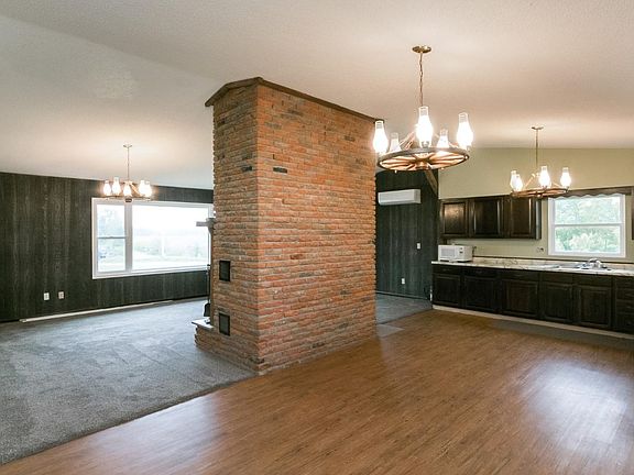 3rd image of 1479 F Ave