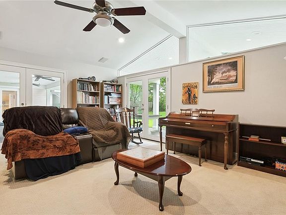 4th image of 23 Idlewood Pl