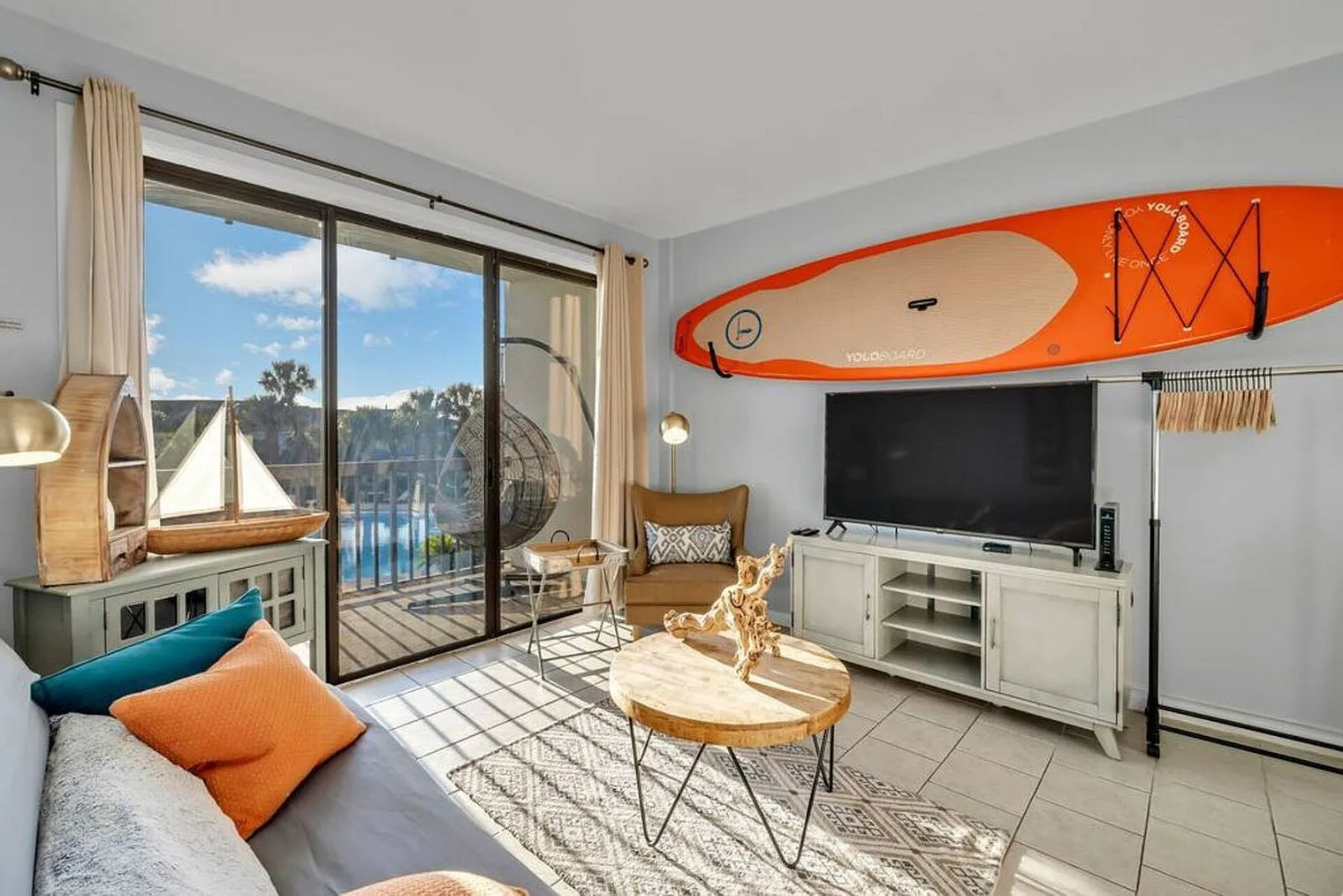 Studio, 1.0 bath, 3498 sqft, $1,709 — Photo 2