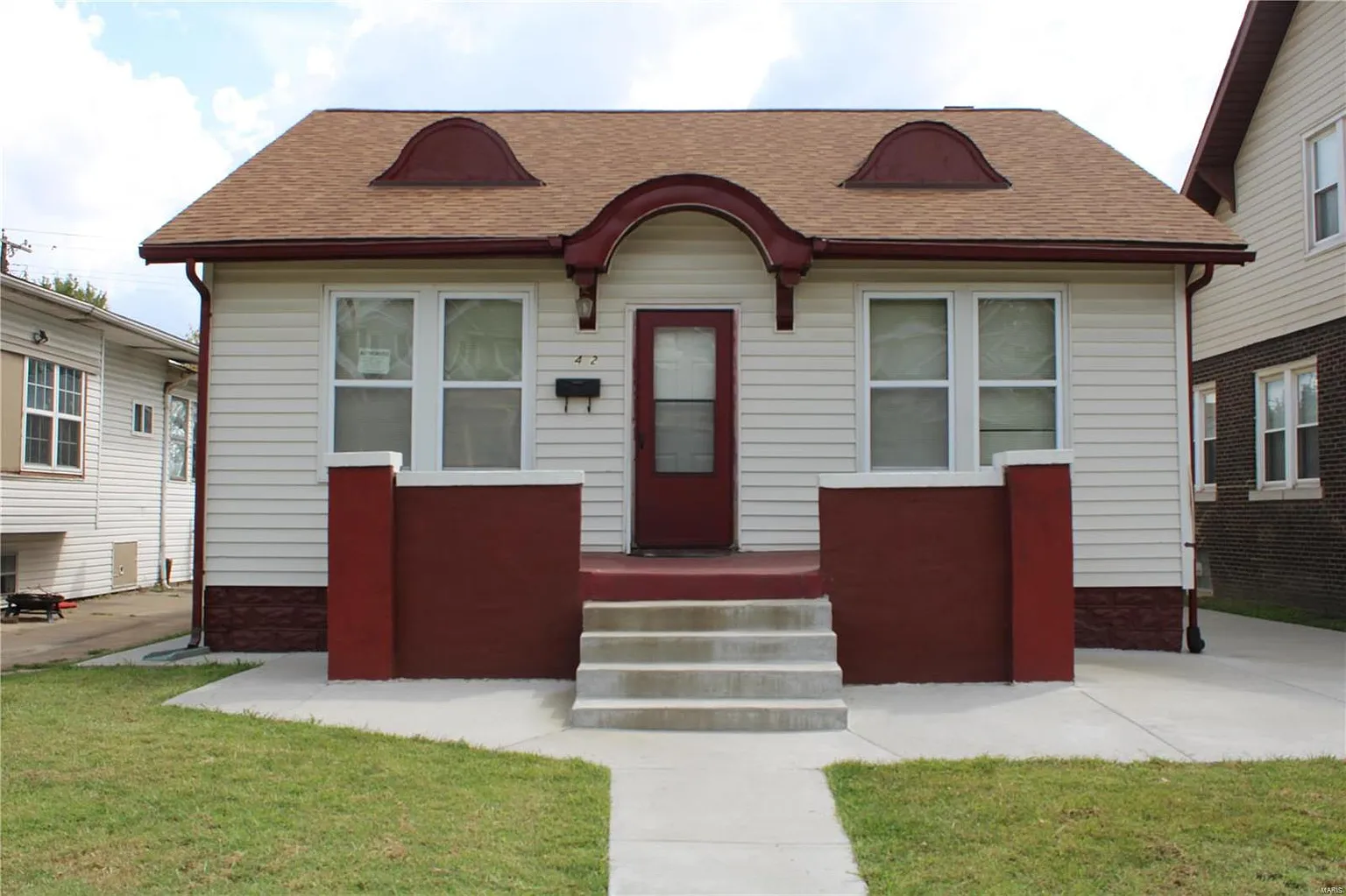 2452 State St photo 1