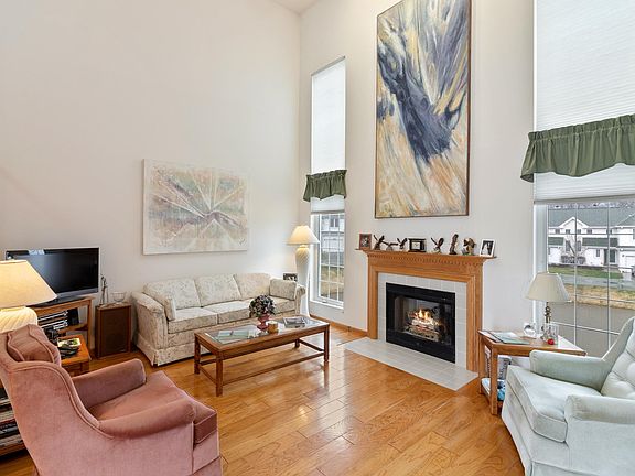2nd image of 1777 Woodland Dr