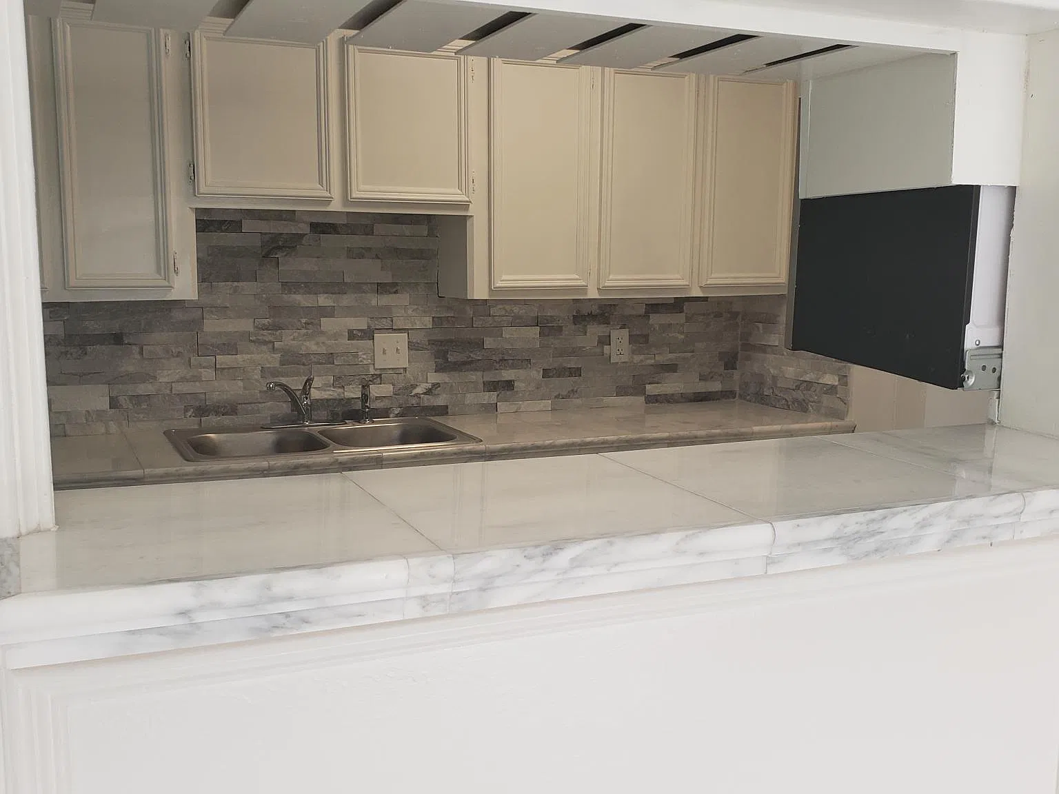1710 Merton Dr — Photo 3