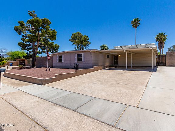 3rd image of 8620 E Bellevue Pl
