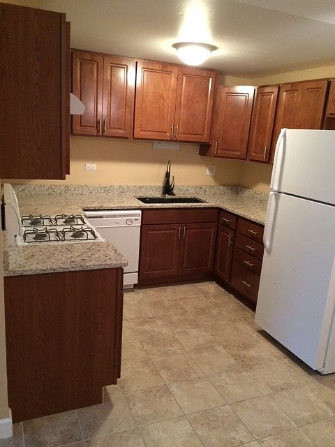 1st image of 215 Nauset Ln