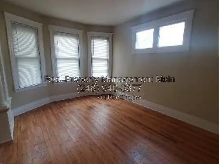 644 E Ferry St #2E — Photo 3