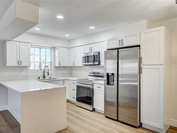 2725 S Nellis Blvd Unit 2036, Sunrise Manor Town, NV 89121