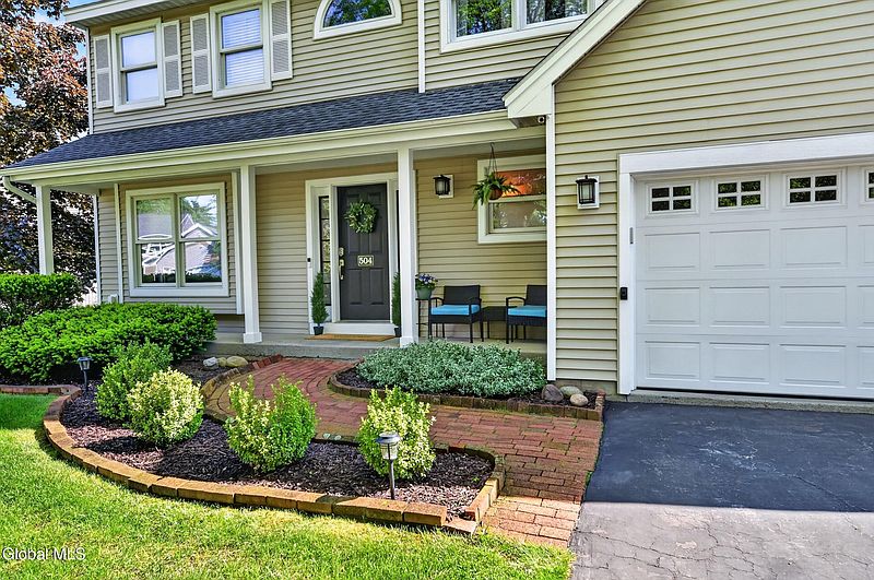 2nd image of 504 Nathaniel Drive