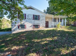 406 Montvale Station Rd, Maryville, TN 37803