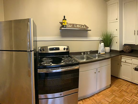 5th image of 2355 Eastlake Ave E APT 102