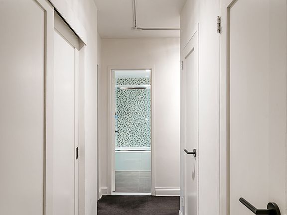 5th image of 150 E 77th St APT 6A