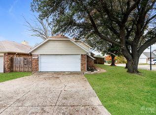 10715 Tall Oak Dr, Fort Worth, TX 76108