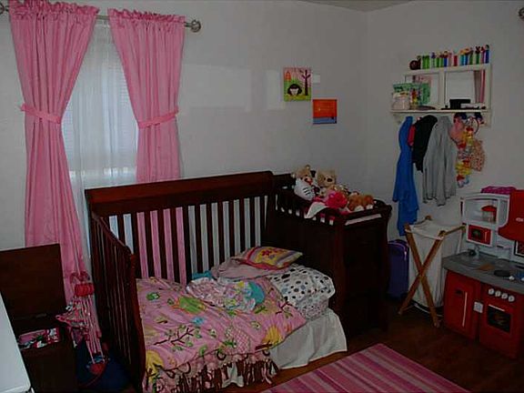 4th image of 516 Burleigh Ave