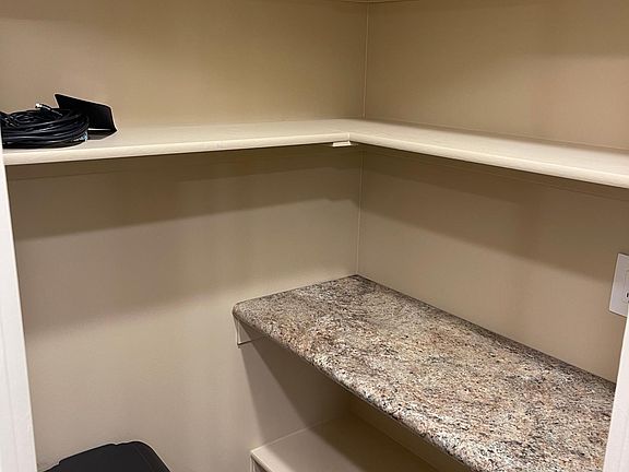 5th image of 3834 W Winthrope Dr #Basement